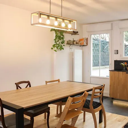 Lovely And Spacious 140 M House In 12th باريس