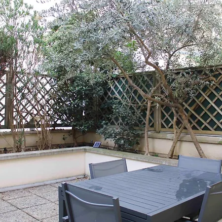 Lovely And Spacious 140 M House In 12th * باريس